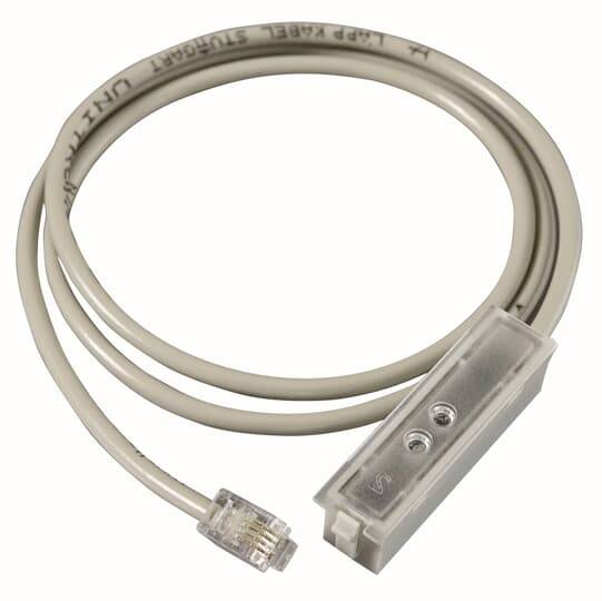 Ein beiges Telefonkabel mit RJ11-Anschluss und klarer Kunststoffhülle, das zur Verbindung von Telefonen mit Netzwerken verwendet wird.