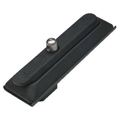 Ein schwarzes, rechteckiges Teil aus Metall oder Kunststoff mit einem hervorstehenden silbernen Stift auf der Oberseite.