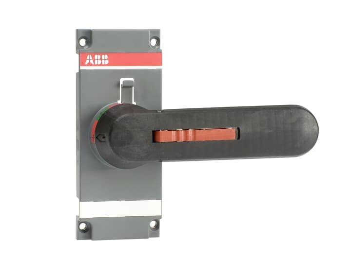 Schwarzer Drehgriff mit rotem Akzent auf grauem Schalter, montiert auf rechteckiger Platte mit 'ABB' Logo oben links.