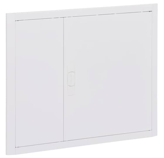 Ein schlichtes, weißes Wandpanel mit einer zentralen Türöffnung, die auf Scharniere hinweist. Geeignet für versteckte Zugänge.