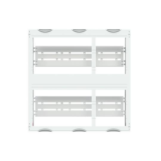 Ein leeres, rechteckiges, weißes Fachwerk für Elektro- oder Netzwerkanlagen, mit mehreren Fächern zur Installation von Komponenten.