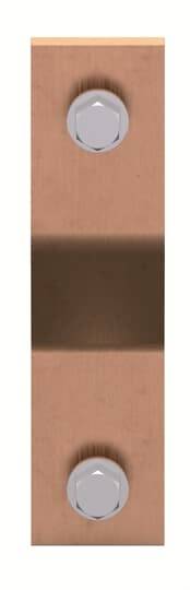 Eine kupferne Schiene mit zwei Schrauben, die vertikal angeordnet sind.