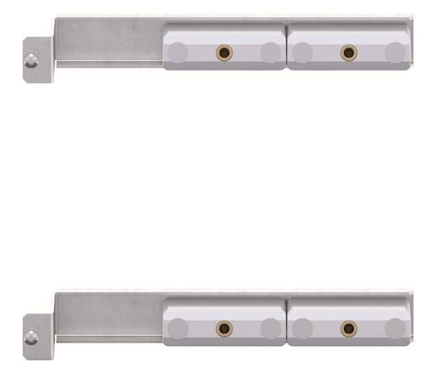 Zwei horizontale, silberne Scharniere mit rechteckigen Platten, geeignet für schwere Türen oder Tore.