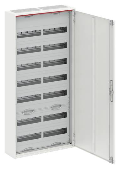 Geöffneter Verteilerkasten mit mehreren leeren Schienen für Elektrokomponenten. Kasten ist weiß, Tür ist nach rechts geöffnet.