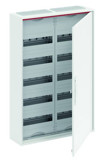 Ein offener weißer Elektroschrank mit mehreren Ebenen für Installationen. Die Tür ist leicht geöffnet, um die Innenseite zu zeigen.