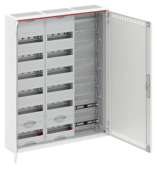 Offener Schaltschrank mit mehreren Ebenen für Elektroinstallationen, teilweise befüllt mit elektronischen Komponenten und Kabeln.