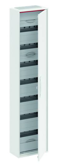 Ein weißer, offener Schrank mit mehreren grauen Ablagen und einer Tür, die leicht geöffnet ist.