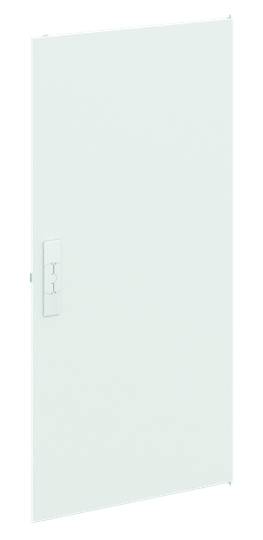 Weiße, flache Tür mit integriertem Griff an der linken Seite. Sie steht geschlossen und hat eine glatte Oberfläche.