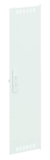 Weiße Tür mit Lüftungsschlitzen oben und unten sowie einem zentralen Griff.