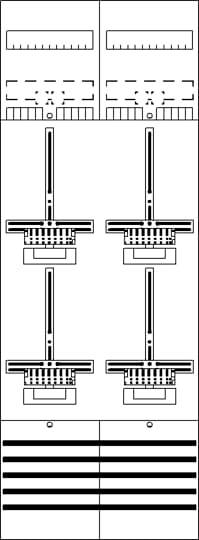 Technische Zeichnung eines vierstöckigen Gebäudes mit Symmetrie, Elevator-Layout und Grundrissansichten. Strichlinien und Symbole zeigen Details.