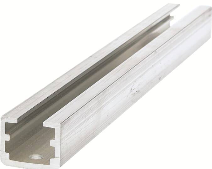 Aluminiumprofil, rechteckig mit U-förmigem Querschnitt. Verwendet für Bau- oder Montageanwendungen.