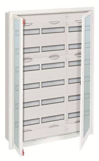 Elektrischer Schaltschrank mit Türen, geöffnet, zeigt mehrere Schaltkreise und Einheiten. Geeignet für elektrische Installationen.