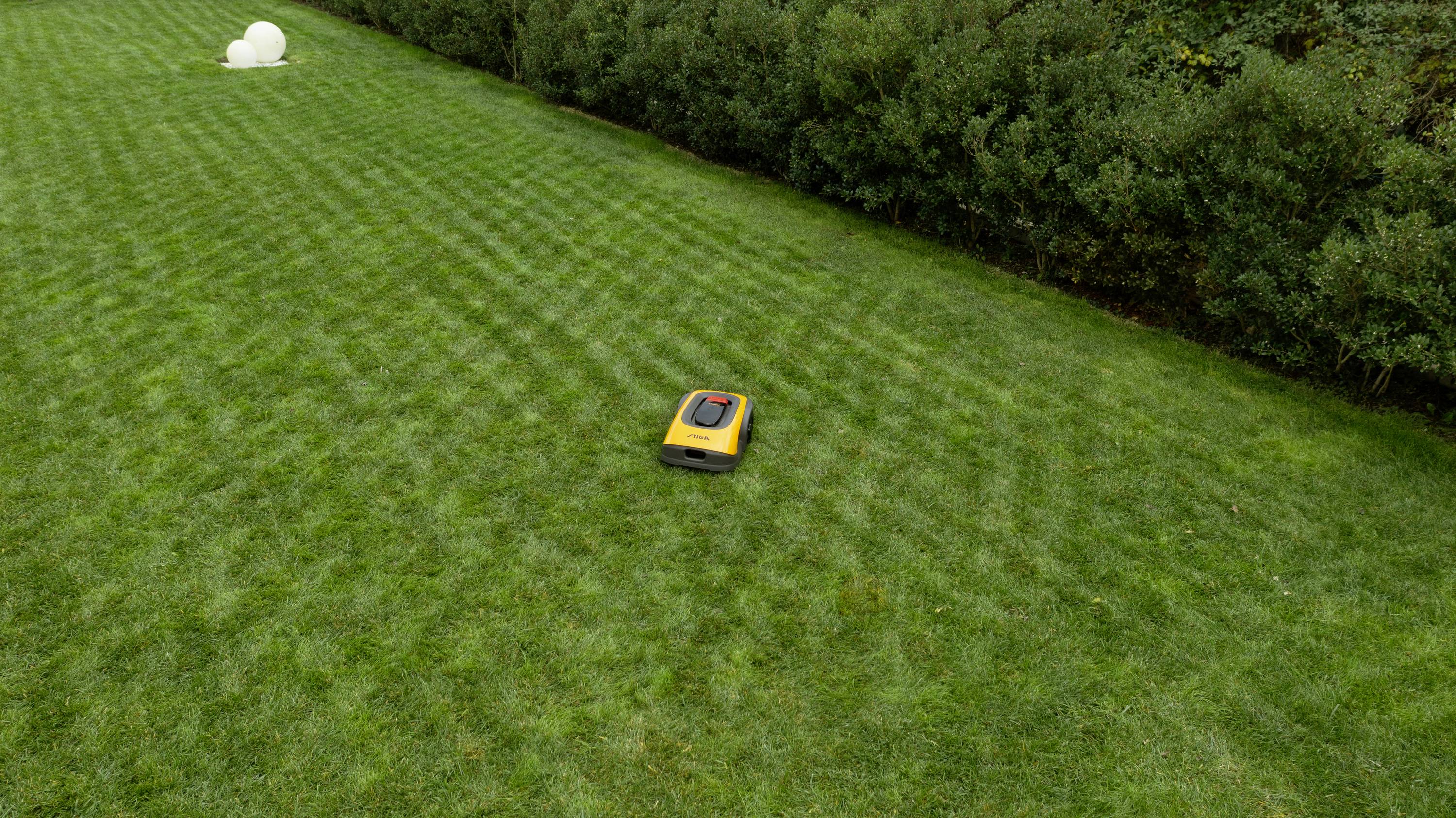 STIGA 2R7101228/ST1A 750 Mähroboter Geeignet für Fläche max. 750m²