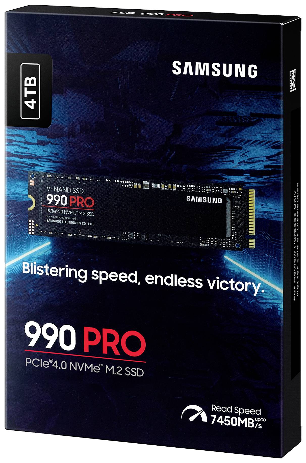 'Samsung 4TB 990 PRO PCIe 4.0 NVMe M.2 SSD' in Verpackung. Etikett mit 'Blistering speed, endless victory' und 'Read Speed 7450MB/s'.