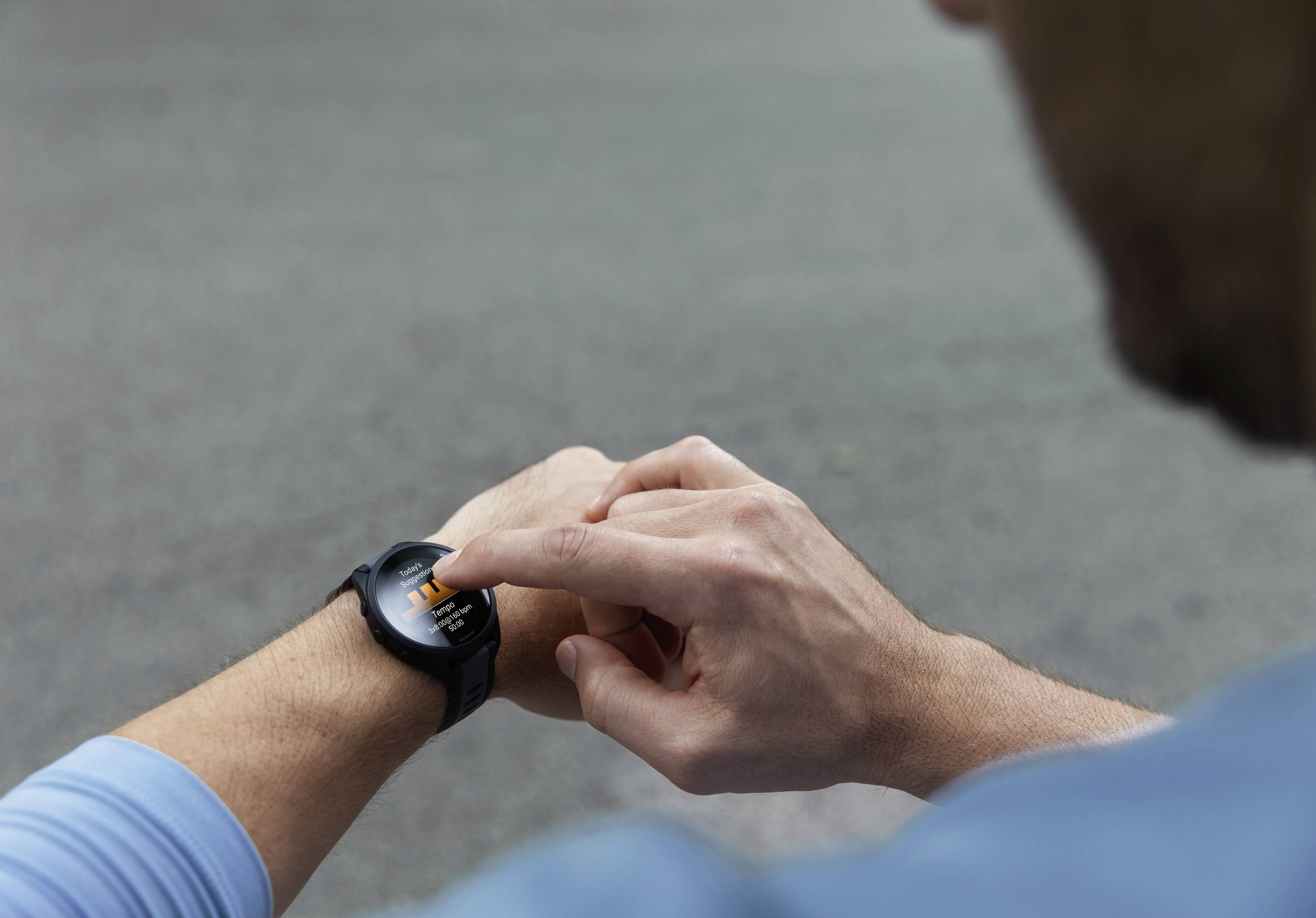 Garmin Forerunner® 165 Fitness-Tracker 43mm