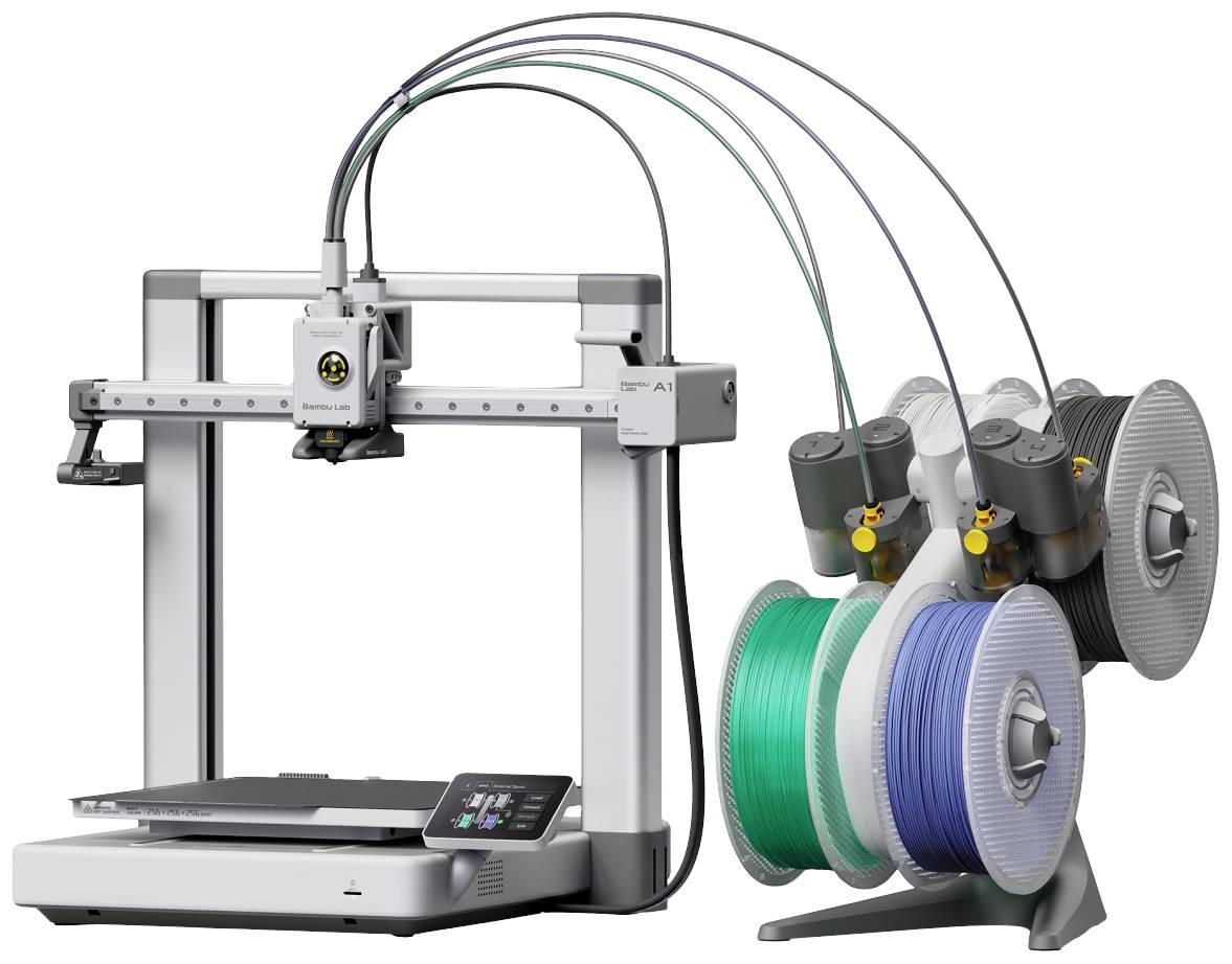 Ein 3D-Drucker mit vier Spulen verschiedener Farben angeschlossen. Die Spulen stehen rechts, und der Druckkopf bewegt sich auf der x-Achse.