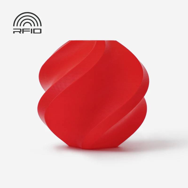 Eine rot gedrehte Skulptur mit spiralförmigem Design auf weißem Hintergrund. Oben links ist das RFID-Logo zu sehen.