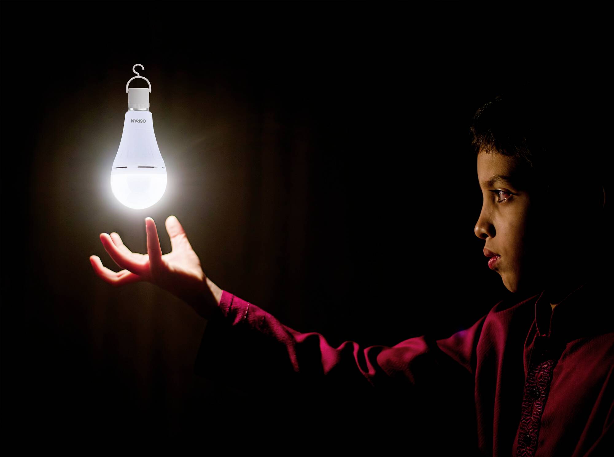 OSRAM HOMELIGHTING 4099854190087 Akkubetriebenes LED-Leuchtmittel EEK F (A - G) E27 Glühlampenform 8 W = 60 W Warmweiß (Ø x H) 60 mm x 60 mm 1 St