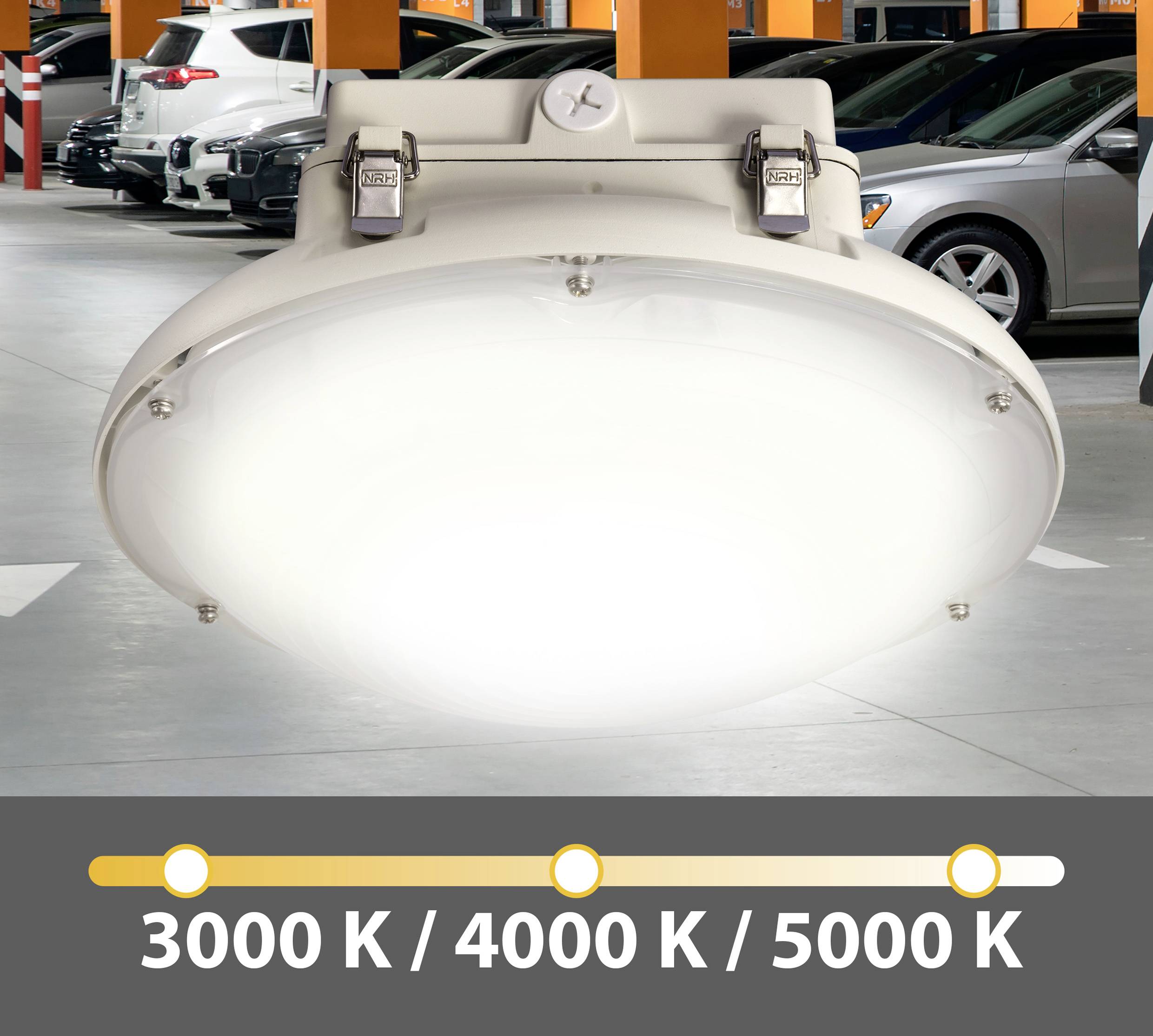Eine helle Garagenlampe mit einstellbarer Farbtemperatur von 3000K, 4000K bis 5000K, beleuchtet einen Parkplatz mit Autos.