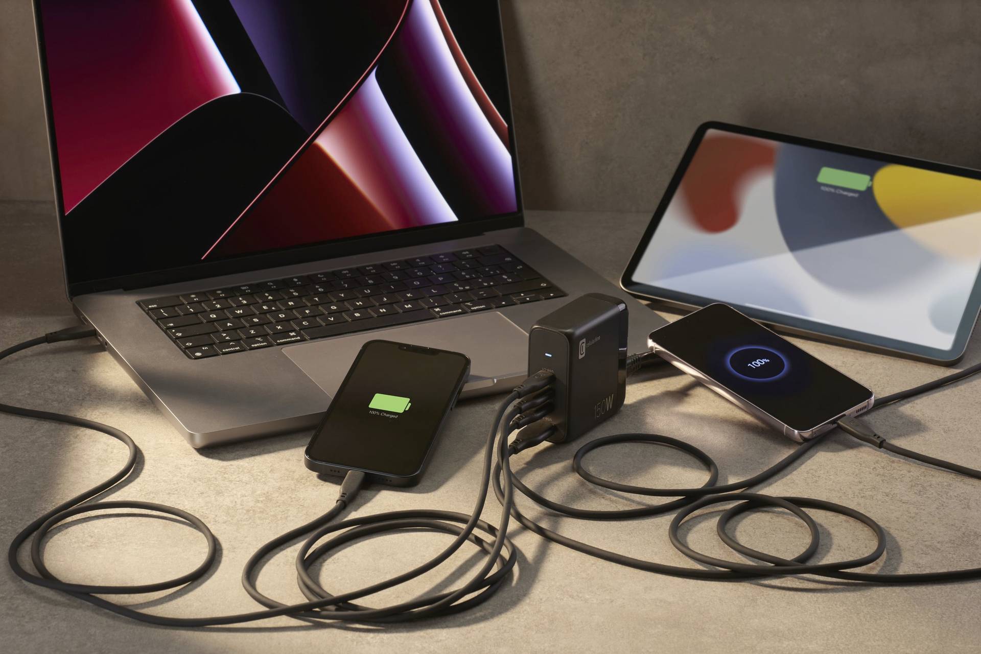 Cellularline ACHUSBGAN4PD150WK Handy Ladegerät mit Schnellladefunktion Schwarz