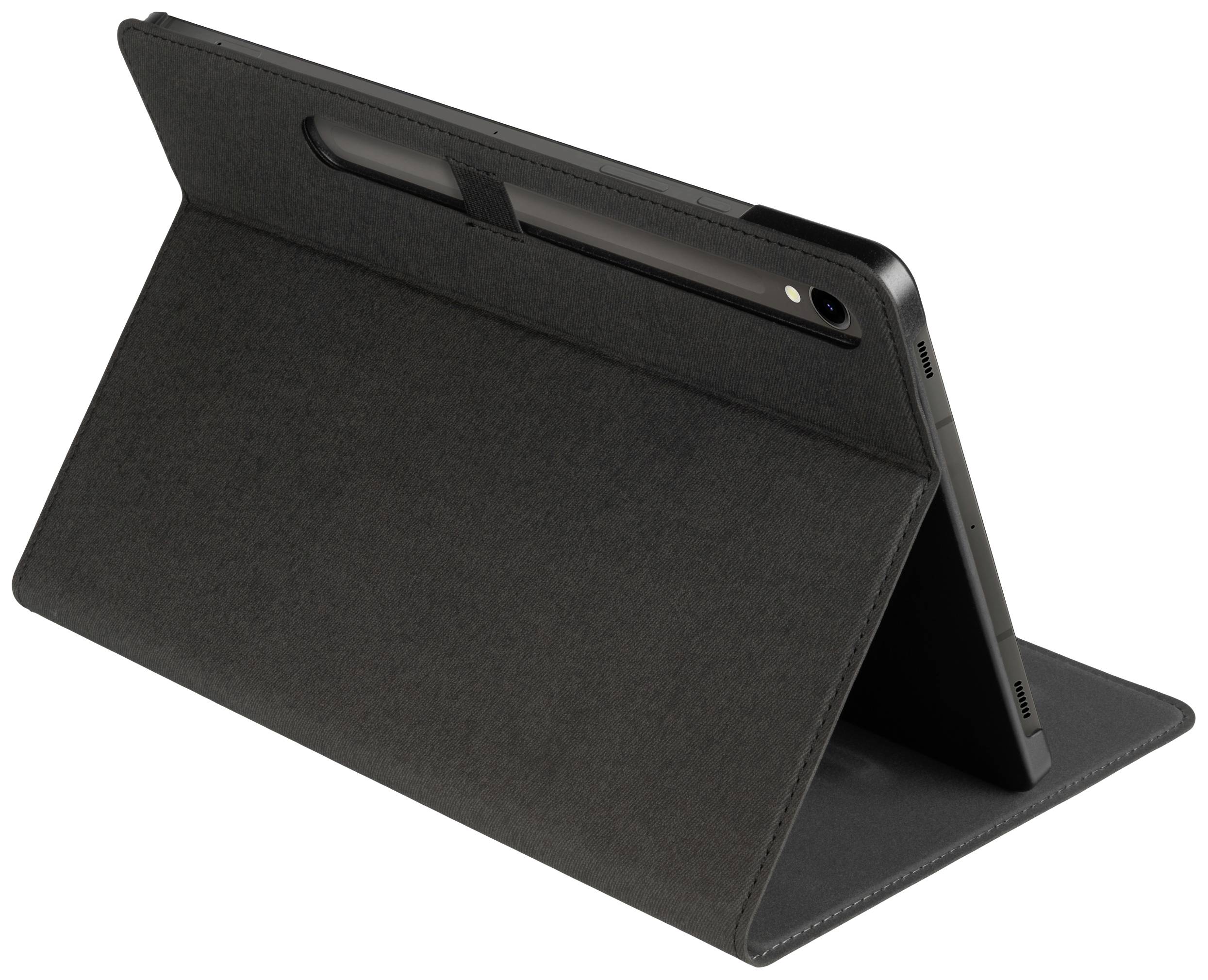 Tablet in schwarzer Schutzhülle steht auf einem Tisch. Die Hülle ist geöffnet und dient als Ständer, so dass das Gerät geneigt ist.