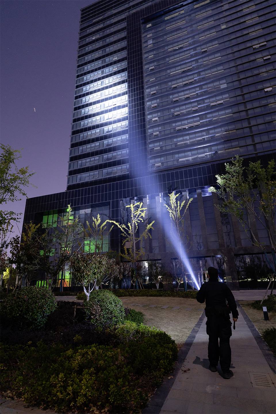 OLight Javelot EDC LED Taschenlampe akkubetrieben 1350lm 197g