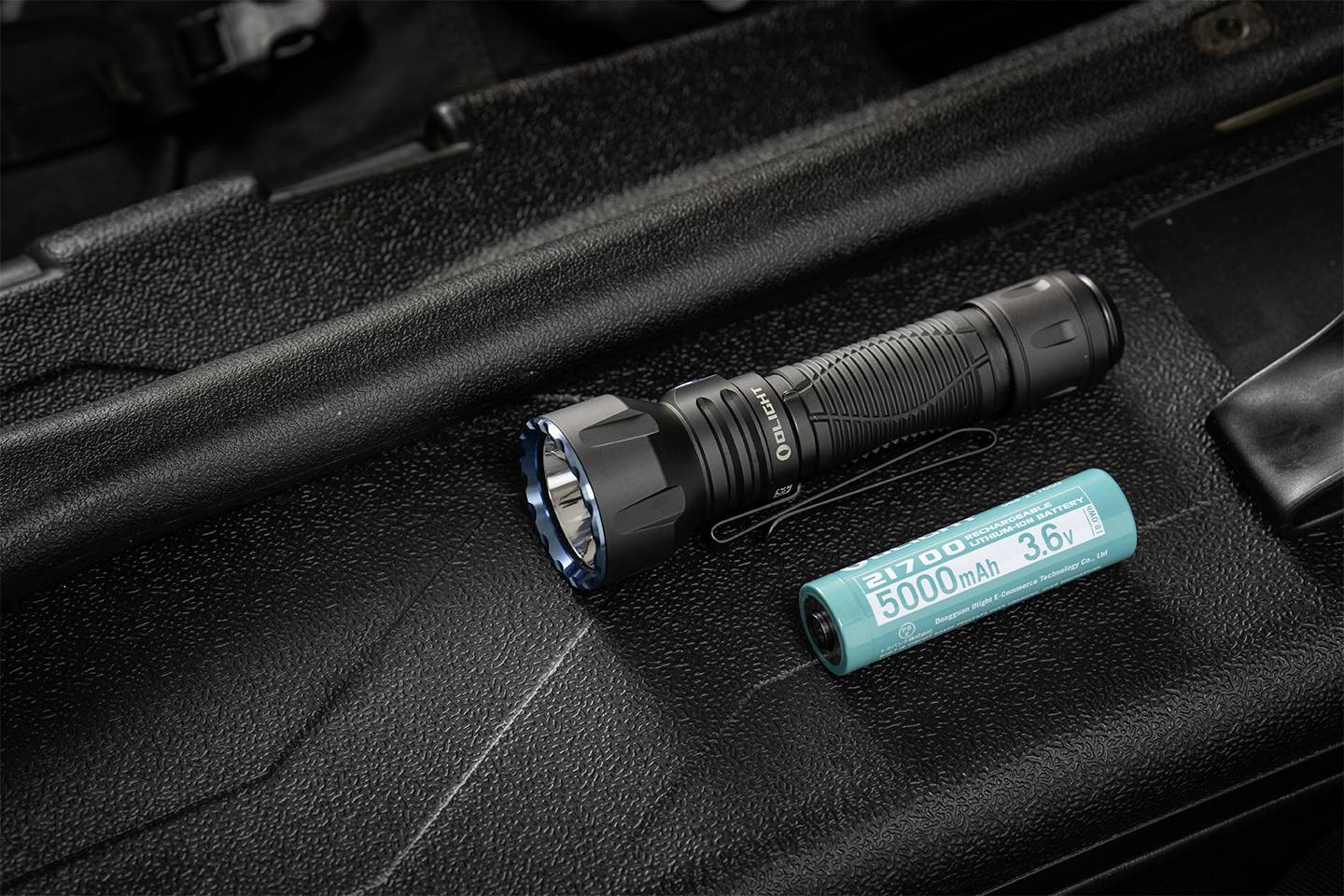 OLight Javelot EDC LED Taschenlampe akkubetrieben 1350lm 197g