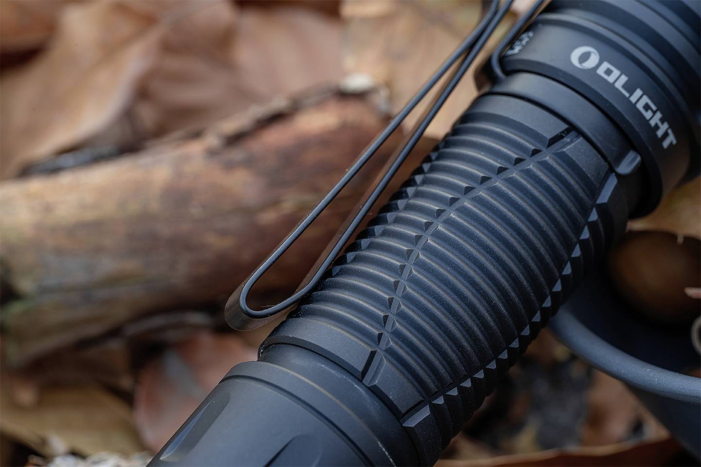 OLight Javelot EDC LED Taschenlampe akkubetrieben 1350lm 197g