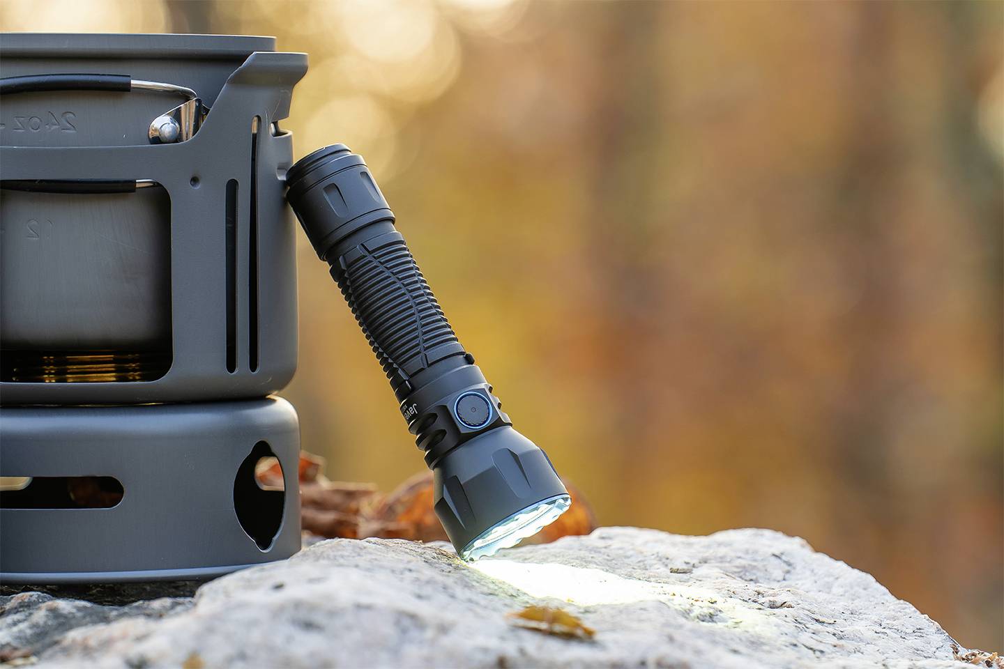 OLight Javelot EDC LED Taschenlampe akkubetrieben 1350lm 197g