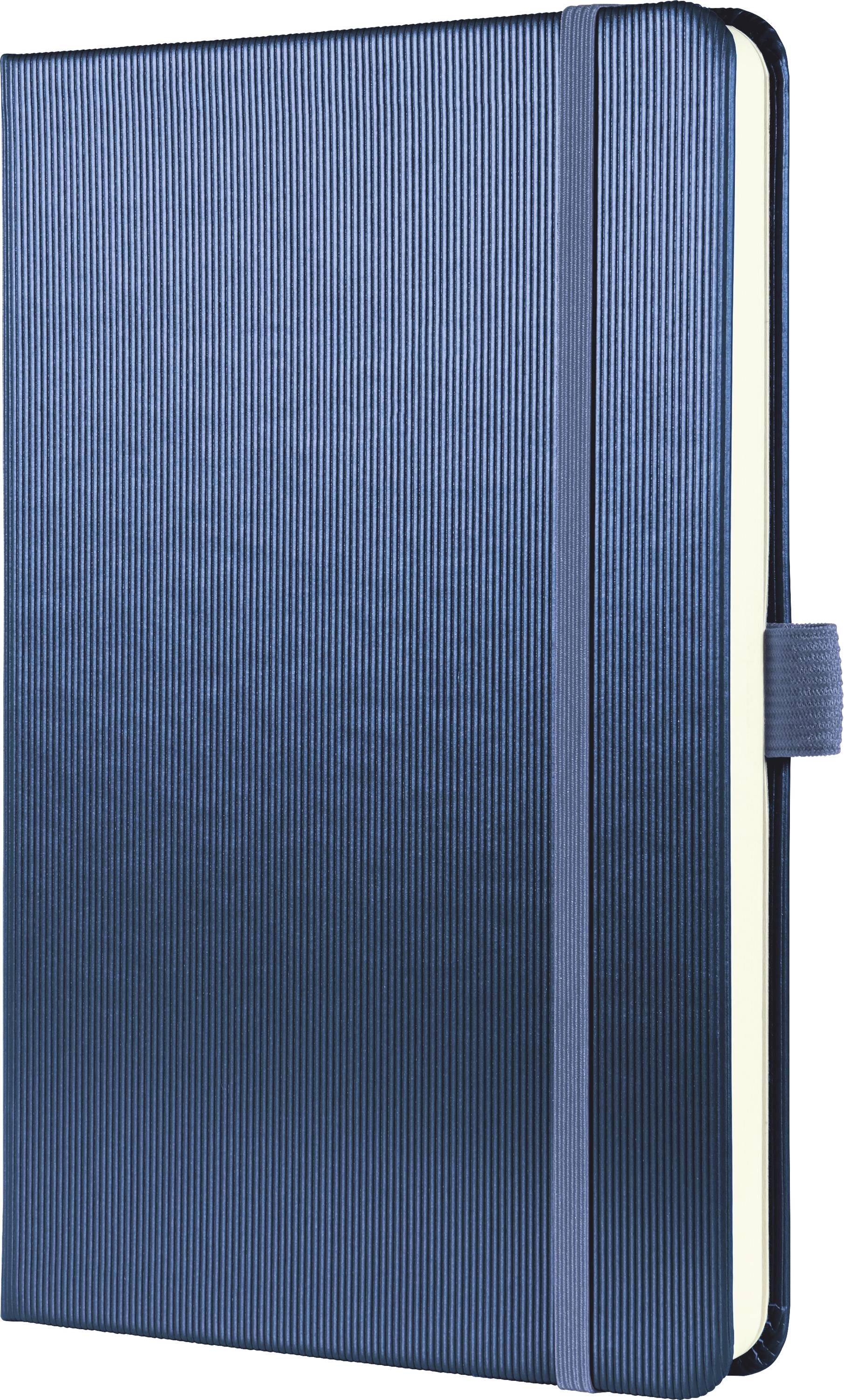 Blaues Notizbuch mit festem Einband, Gummiband und Lesezeichenband, geschlossen auf weißem Hintergrund dargestellt.