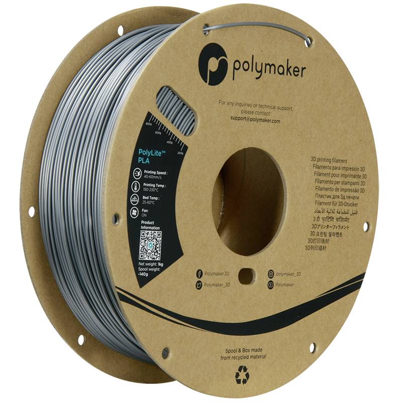 Eine Spule mit 3D-Drucker-Filament von 'polymaker', PolyLite PLA in Silber. Hergestellt aus recyceltem Material, QR-Code sichtbar.