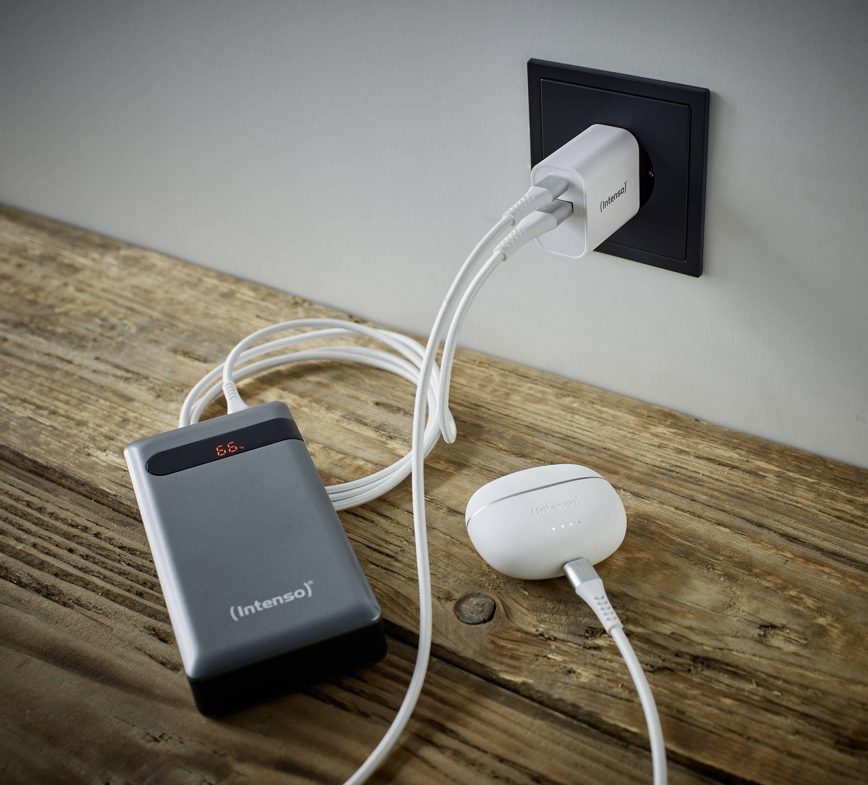 Intenso W30AC USB Ladegerät 30W 1x USB-A, 1x USB-C® Weiß Innenbereich USB Power Delivery (USB-PD)