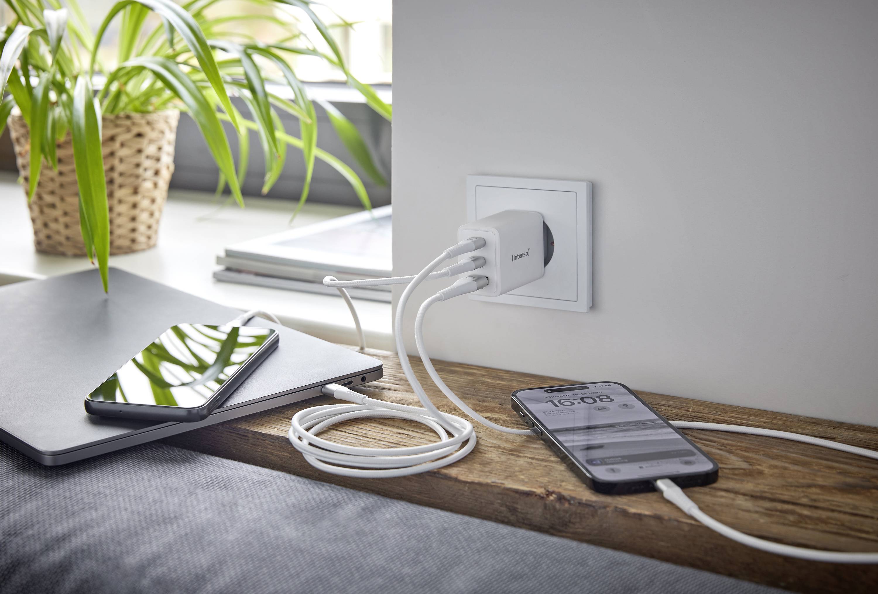 Intenso W65ACC GaN USB Ladegerät 65W 1x USB-A, 2x USB-C® USB PD Weiß Innenbereich GaN, USB Power Delivery (USB-PD)