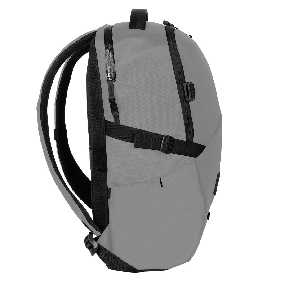 Grauer Rucksack mit schwarzem Gürtel und Reißverschlüssen. Ergonomisches Design mit gepolsterten Trägern für Komfort und Stil.