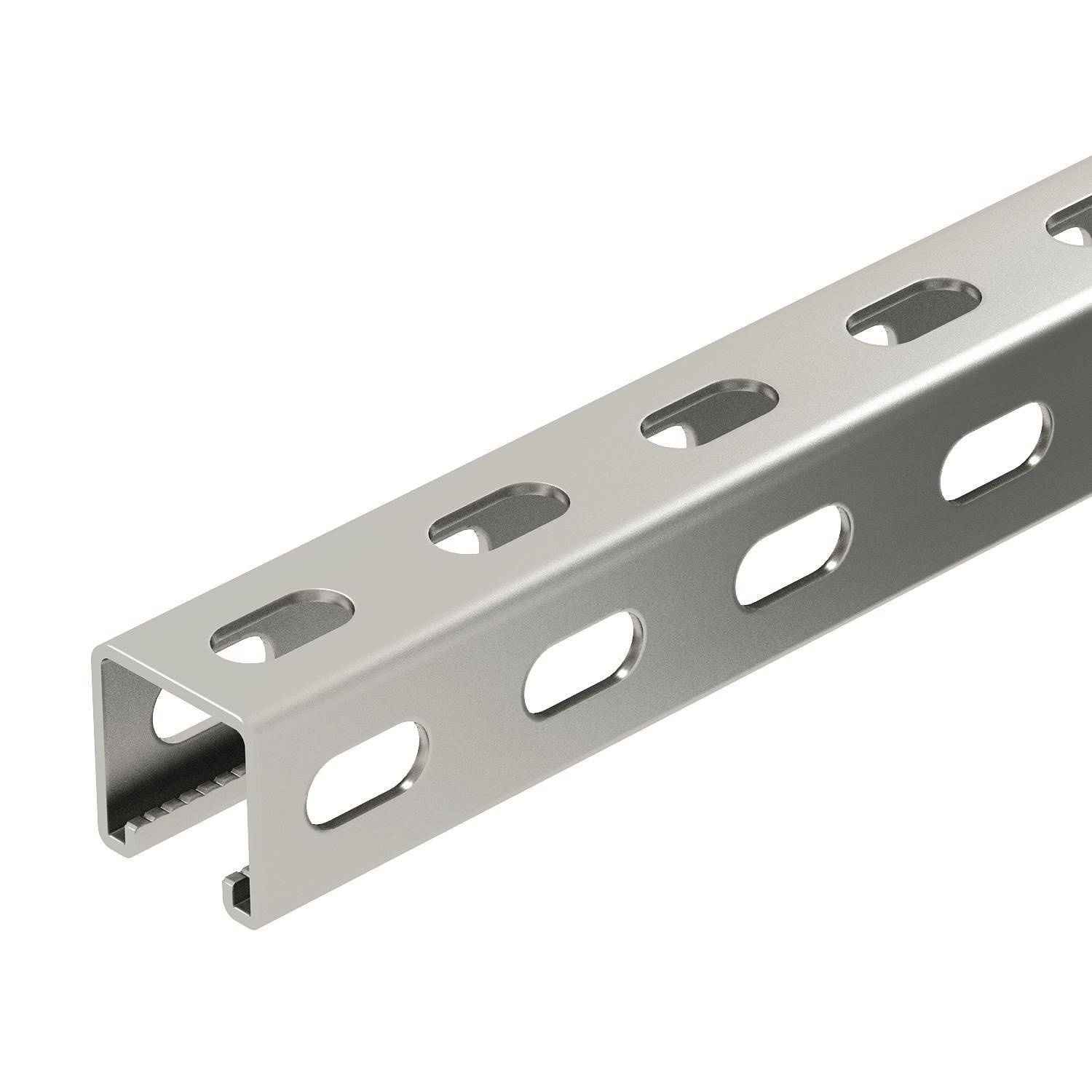 Ein silberner Metall-C-Kanal mit ovalen Löchern entlang seiner Länge. Verwendet für Befestigungs- oder Montagezwecke in der Bauindustrie.