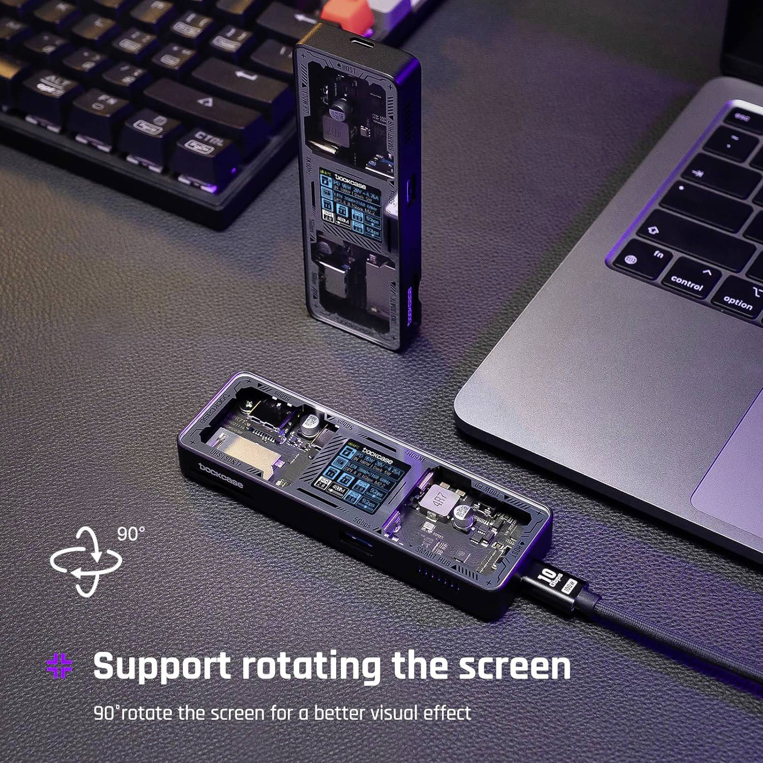 Ein Laptop mit angeschlossenem USB-Hub, der um 90 Grad gedreht werden kann, um eine bessere visuelle Darstellung zu ermöglichen.