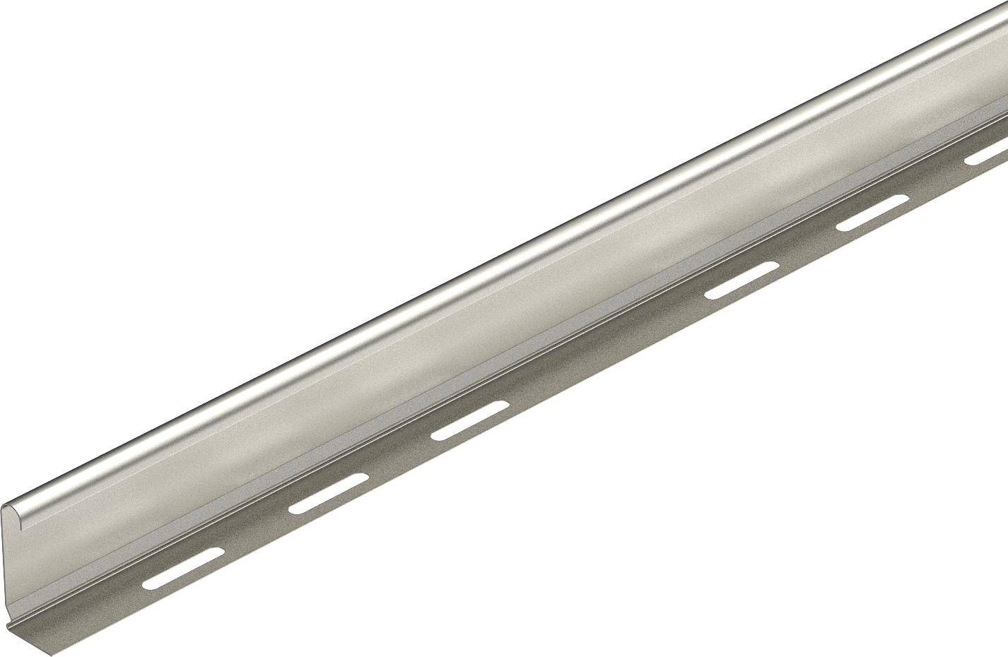 Metallisches L-Profil mit Lochungen an einer Seite für Montagezwecke. Ideal für Installationen, bei denen Stabilität benötigt wird.