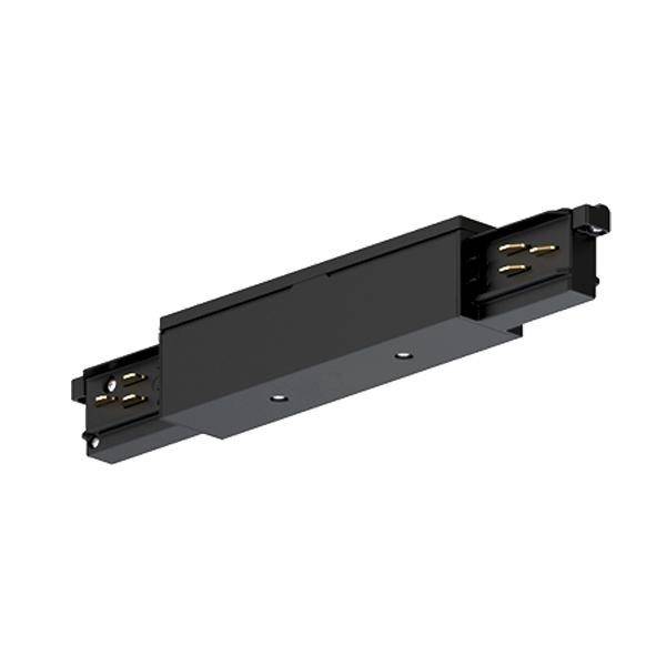 Ein schwarzer elektrischer Adapter mit beidseitigen Anschlüssen, der in einem technischen Kontext zur Stromverbindung verwendet wird.