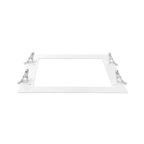 Ein rechteckiger, weißer Rahmen mit vier verstellbaren Metallklammern, die an den Ecken befestigt sind. Geeignet für Deckenmontage.