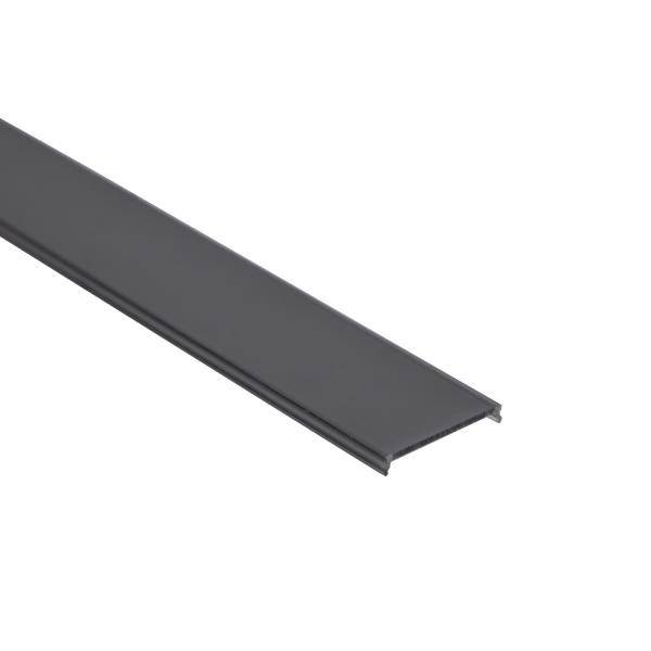 Ein schlichtes, langes, rechteckiges Stück aus schwarzem Kunststoff oder Metall, wahrscheinlich eine Abdeckleiste oder Profilleiste.