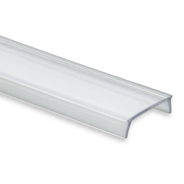 Ein durchsichtiges LED-Abdeckprofil aus Kunststoff, präsentiert auf weißem Hintergrund.