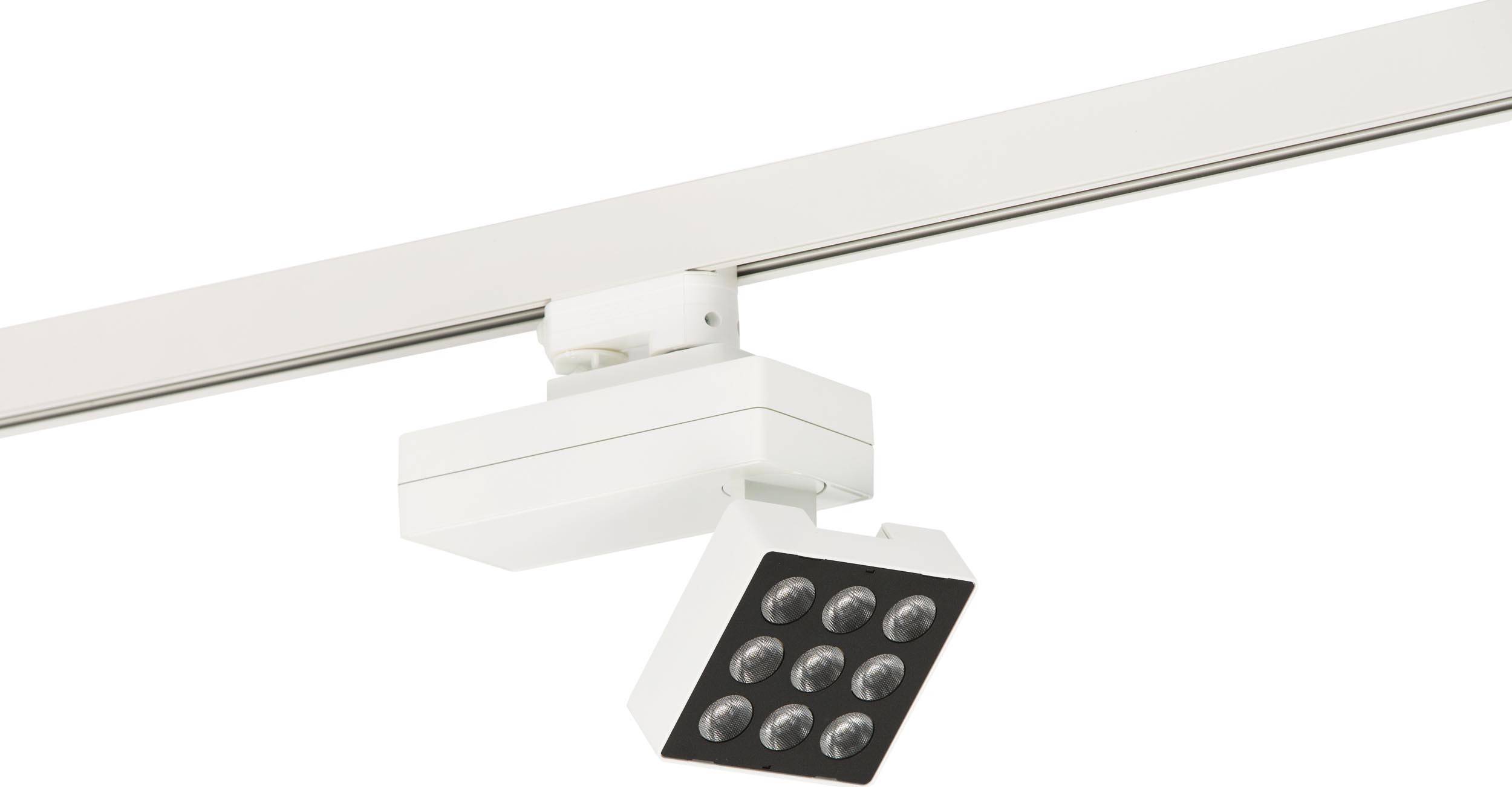 Ein weißer Deckenstrahler mit neun runden LEDs, die an einer Schiene montiert sind.