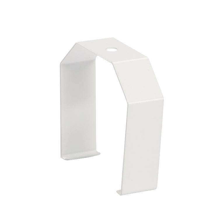 Weißer Metallwinkelhalter mit rechteckigen gebogenen Seiten und einer kreisförmigen Öffnung oben. Verwendet für strukturelle Unterstützung.