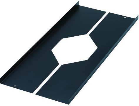 Schwarzes Metallblech mit sechseckiger Öffnung in der Mitte und rechteckigen Seiten.