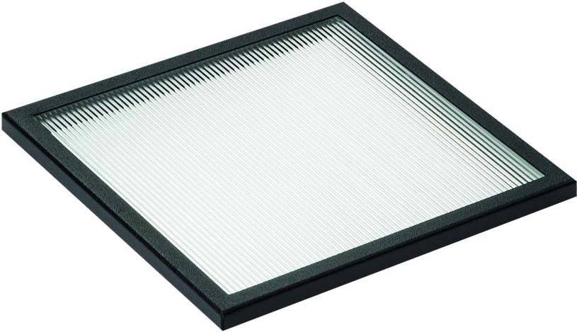 Quadratischer Luftfilter mit schwarzem Rahmen und weißen Falten. Entworfen zur Verbesserung der Luftqualität, oft in Geräten verwendet.