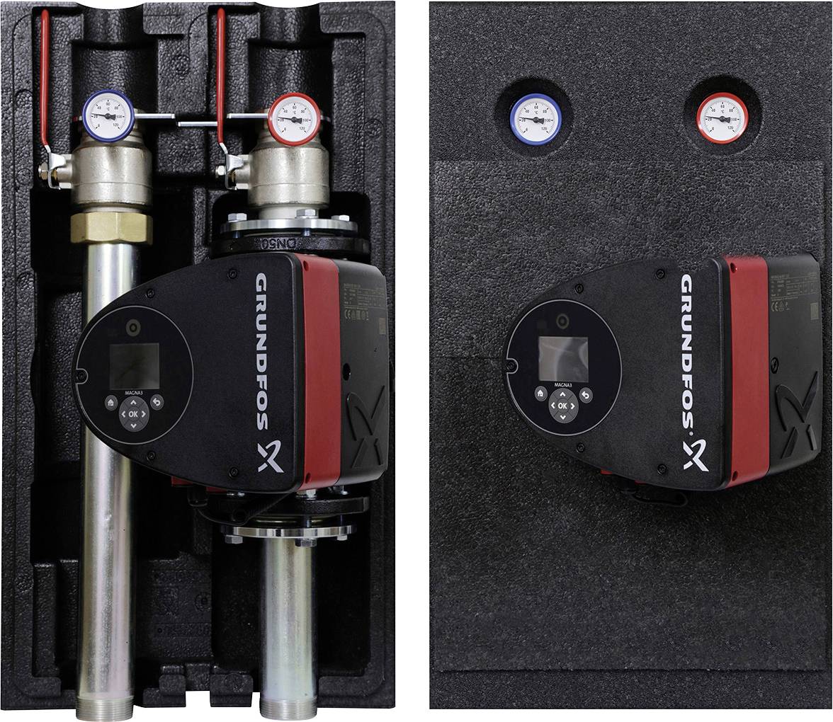 Nebeneinander-Ansicht eines Grundfos-Pumpenmoduls in Schaumstoffverpackung, die die installierte Einheit mit Rohren und Messgeräten auf der linken Seite und die ausgebaute Pumpe auf der rechten Seite zeigt.