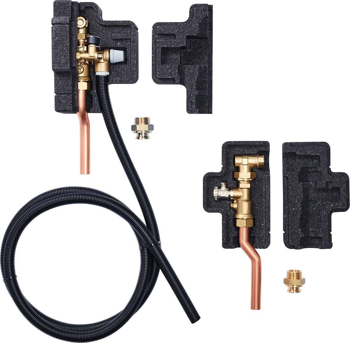 Kühlaggregat Installationsset mit Kupferrohren, Adapter und Isolierkappe. Ideal für Klimaanlagenmontage, verschiedene Komponenten sichtbar.