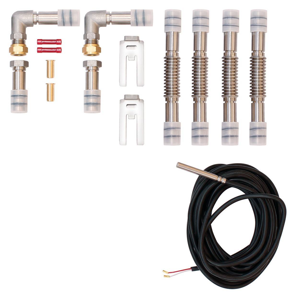 Installationsteile für ein Heizsystem: Rohrverbinder, Winkelstücke, Befestigungsclips und ein Kabel mit Sensor.