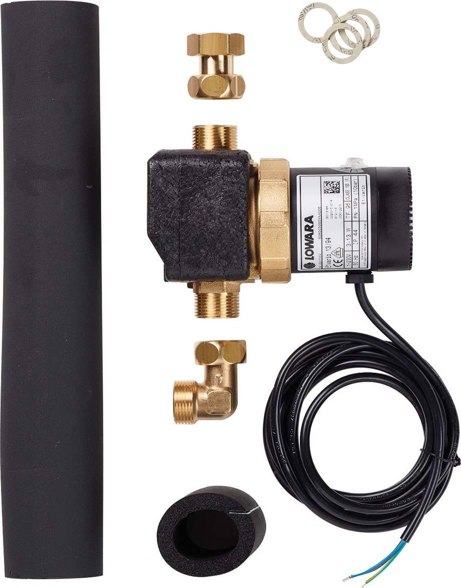 Elektrische Pumpe mit Kabel, schwarzer Isolierung, Kupplung und Dichtungsringen. Beschriftung 'IMMERGAS', techn. Daten sichtbar.