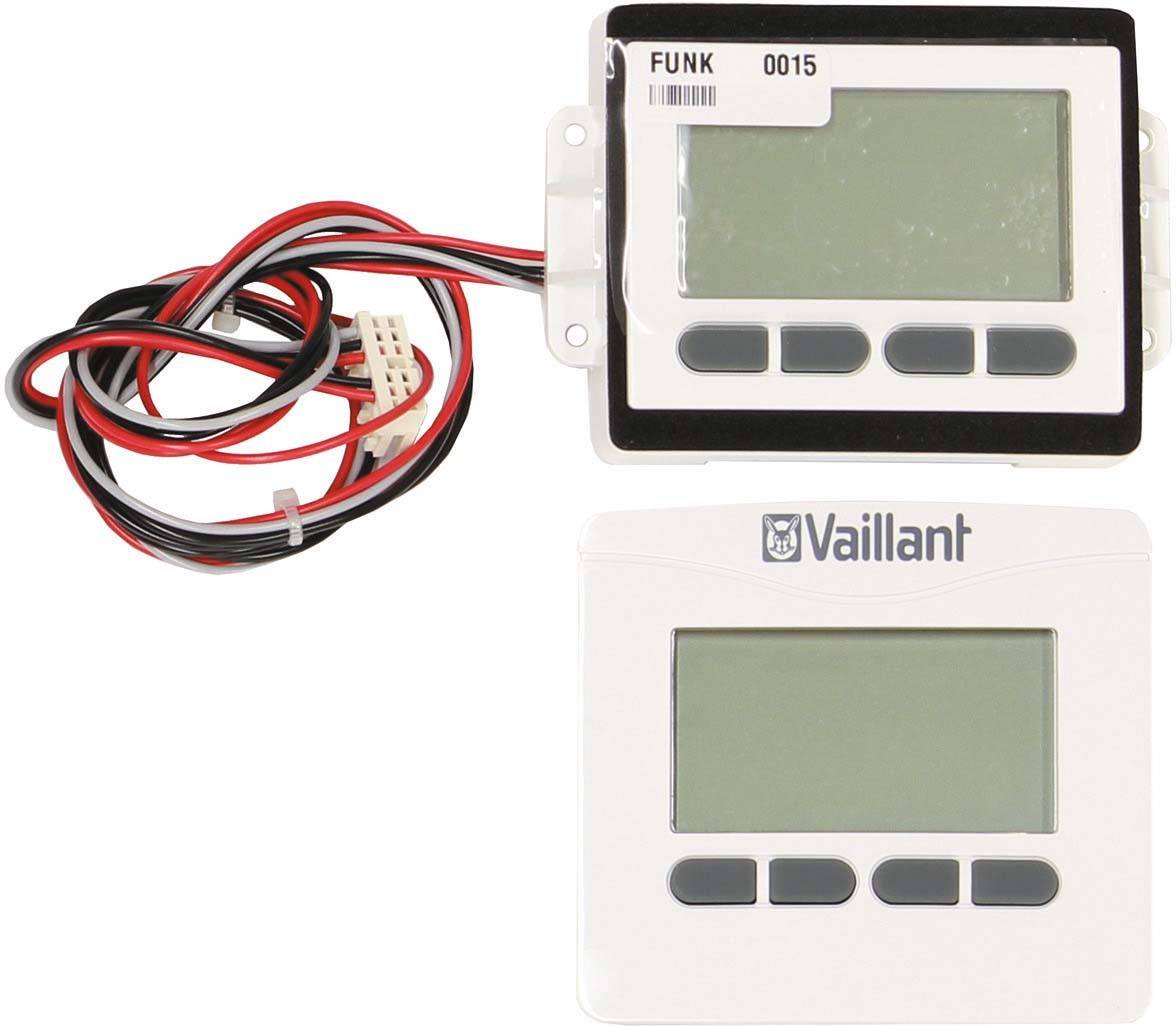 Zwei LCD-Display-Geräte mit Schaltknöpfen und Kabeln. Ein Gerät trägt ein Etikett 'FUNK 0015', beide sind mit 'Vaillant' beschriftet.